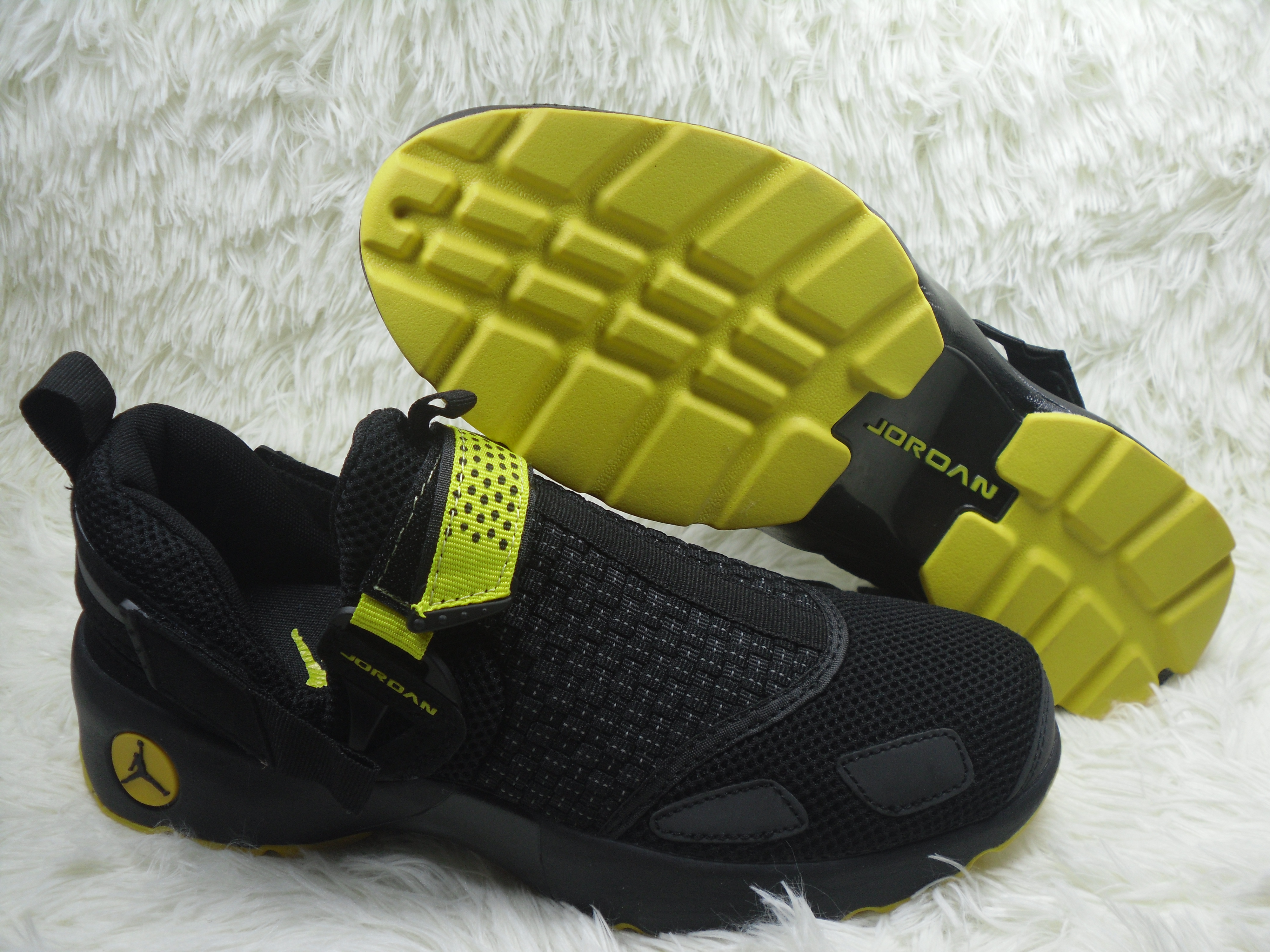 Jordan Trainer 3 Black Yellow Running Shoes